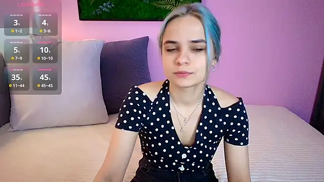 Snapshot of Gina_Dawson chatting on June 24, 10:25 am Gina Dawson online show from June 24, 10:25 am