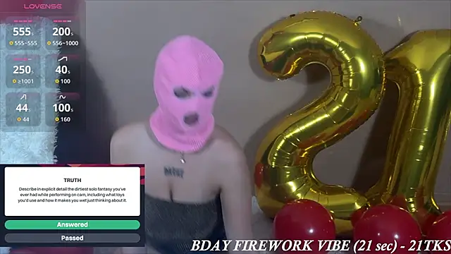 zoeypink online show from October 27, 7:20 am