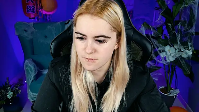 Snapshot of Stef_Nicks chatting on October 26, 5:19 am Stef Nicks online show from October 26, 5:19 am