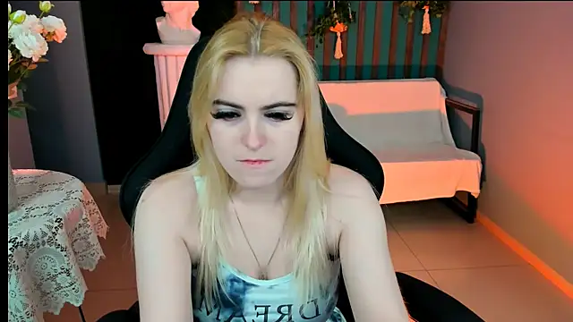 Stef Nicks online show from May 22, 9:07 am