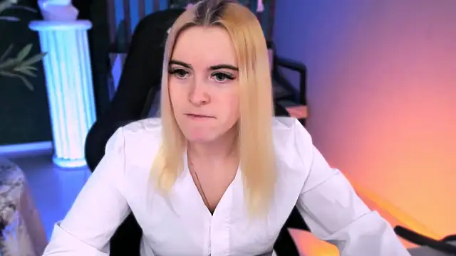 Stef Nicks online show from March 31, 9:11 am