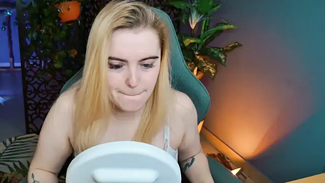 Stef Nicks online show from January 14, 9:35 am