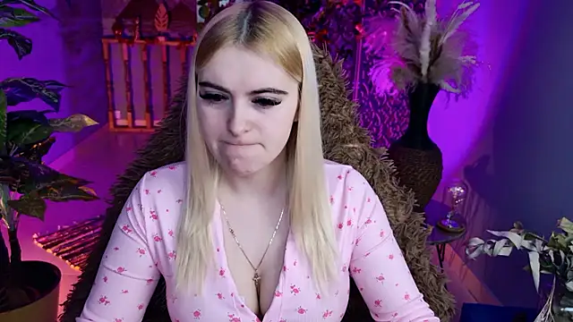 Stef Nicks online show from March 9, 9:02 am