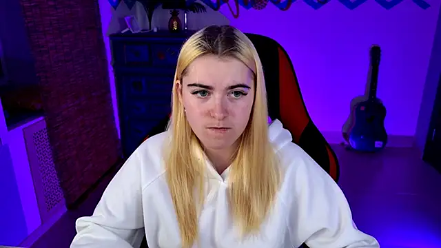 Snapshot of Stef_Nicks chatting on September 13, 9:09 am Stef Nicks online show from September 13, 9:09 am