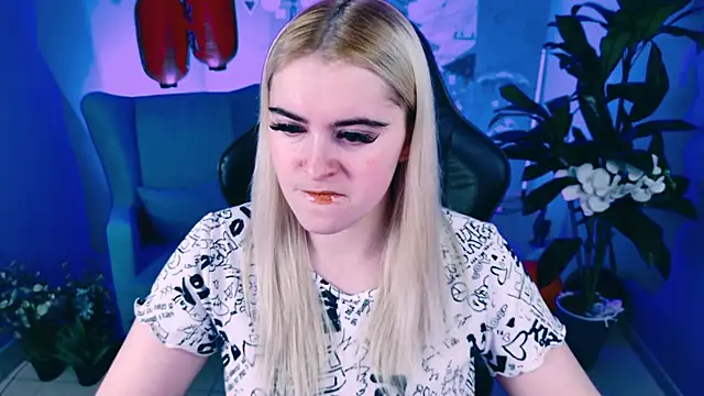 Snapshot of Stef_Nicks chatting on November 6, 9:24 am Stef Nicks online show from November 6, 9:24 am