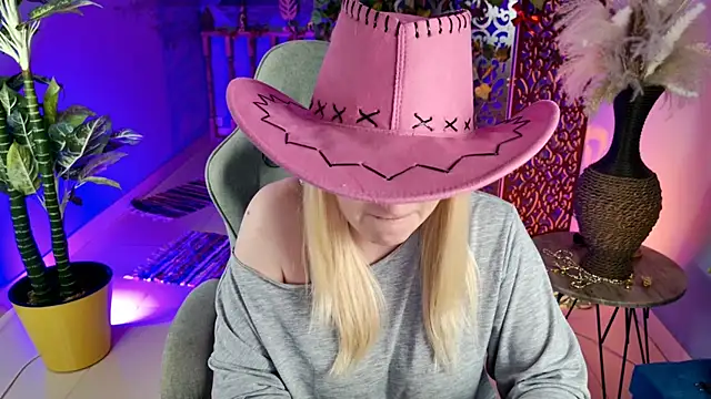 Stef Nicks online show from March 15, 9:05 am