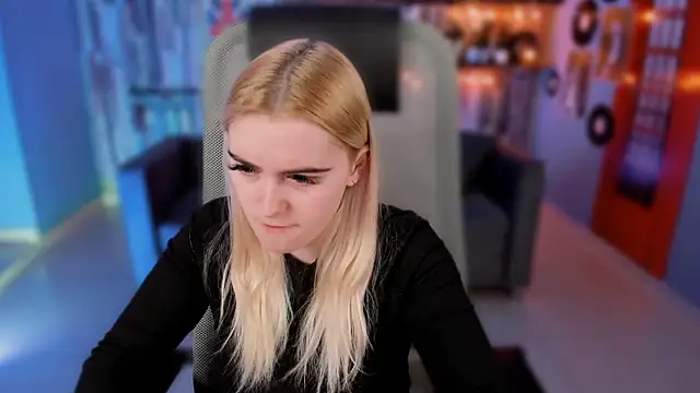 Stef Nicks online show from February 22, 5:32 am