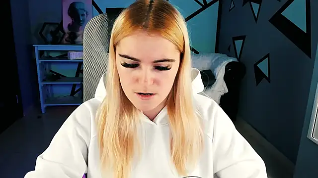 Snapshot of Stef_Nicks chatting on November 9, 9:13 am Stef Nicks online show from November 9, 9:13 am