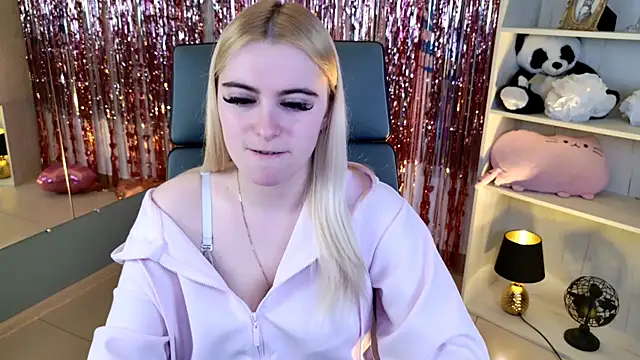 Stef Nicks online show from June 2, 5:07 am