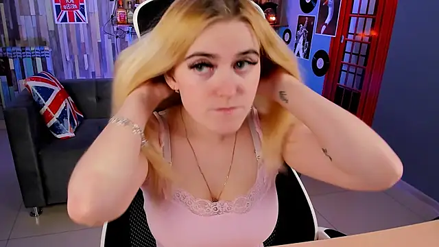 Stef Nicks online show from April 13, 9:02 am