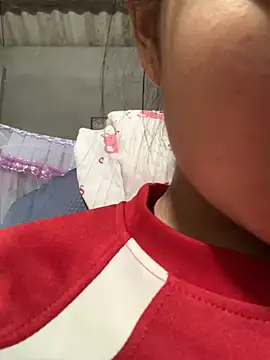 NhuFox online show from September 24, 1:28 pm