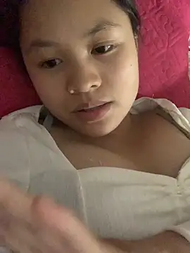 NhuFox online show from November 13, 1:15 pm