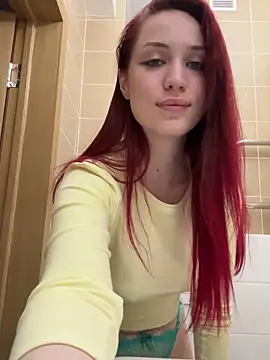 Snapshot of RussianBadBaby chatting on November 15, 5:44 am RussianBadBaby online show from November 15, 5:44 am