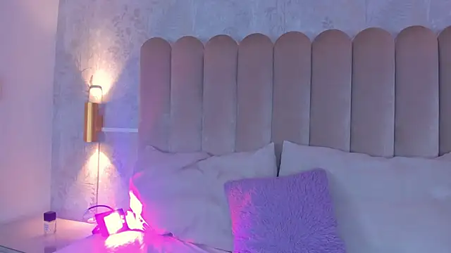 Snapshot of AliciaJerez1 chatting on November 26, 8:53 pm AliciaJerez1 online show from November 26, 8:53 pm