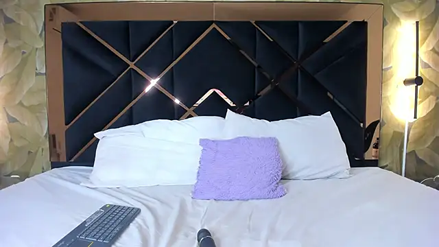 Snapshot of AliciaJerez1 chatting on October 9, 8:48 am AliciaJerez1 online show from October 9, 8:48 am