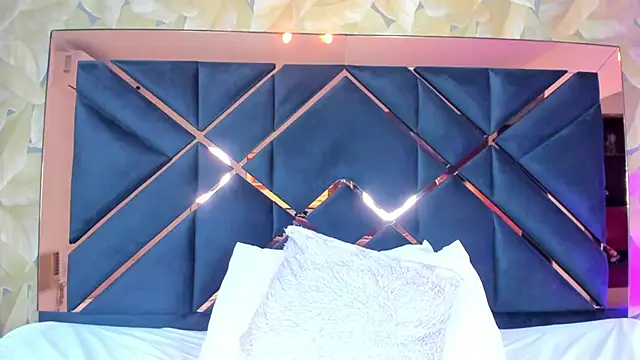 Snapshot of AliciaJerez1 chatting on November 9, 4:44 pm AliciaJerez1 online show from November 9, 4:44 pm