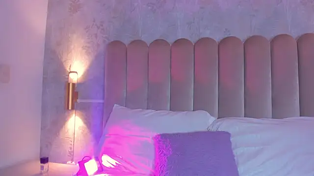 Snapshot of AliciaJerez1 chatting on November 27, 8:42 pm AliciaJerez1 online show from November 27, 8:42 pm