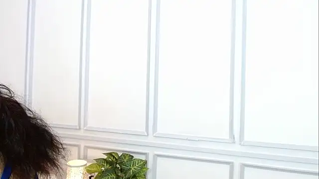 MiiaLane online show from November 17, 12:20 pm