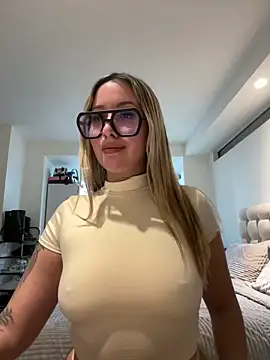 miagarcia250 online show from May 6, 3:21 am