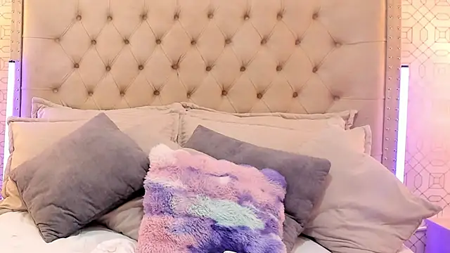 SuccubusDolly online show from November 11, 7:52 pm