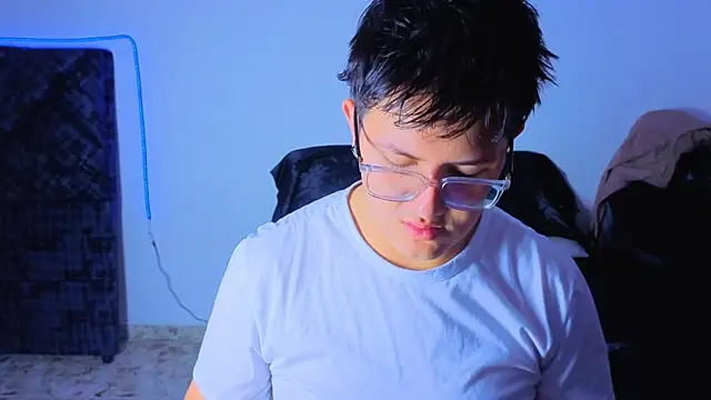 Ryan Doretti online show from December 2, 7:04 pm