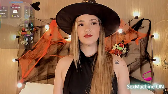 ClaradelMar online show from October 31, 10:45 am