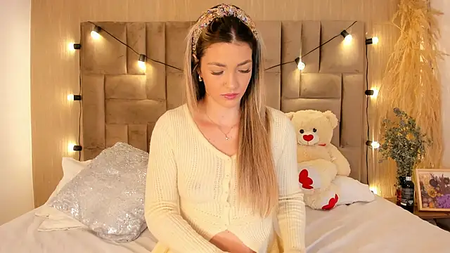 ClaradelMar online show from January 13, 10:19 am