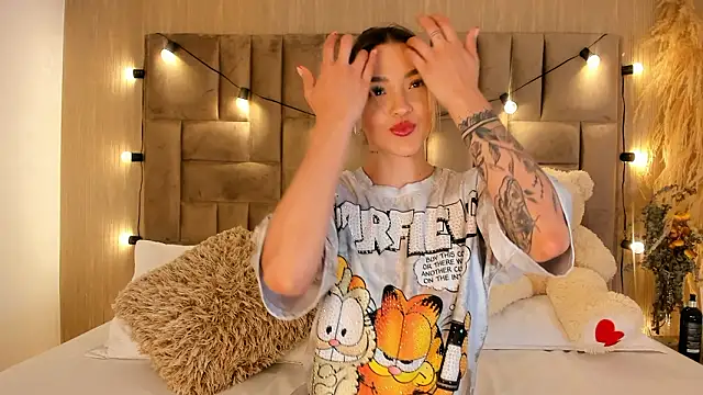 ClaradelMar online show from February 8, 9:29 am