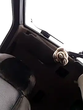 N i k o l a u online show from November 1, 9:25 am