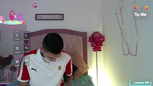 Snapshot of AmelieAndAce chatting on September 20, 2:55 pm AmelieAndAce online show from September 20, 2:55 pm