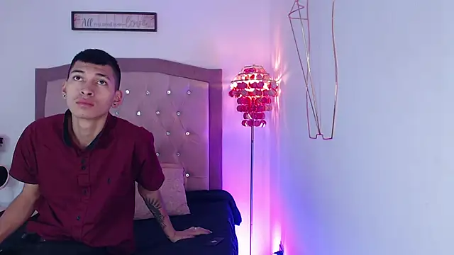 Snapshot of AmelieAndAce chatting on September 26, 12:45 pm AmelieAndAce online show from September 26, 12:45 pm