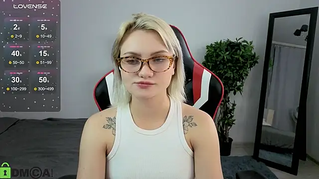 Cameronlovely  online show from October 11, 8:21 pm