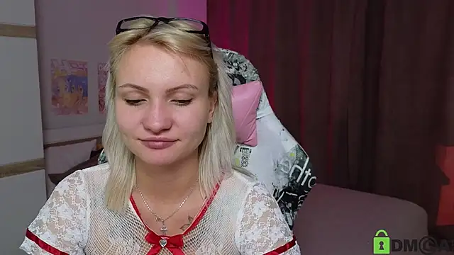 Cameronlovely  online show from September 12, 8:14 am