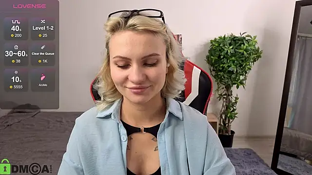 Cameronlovely  online show from October 30, 8:34 am