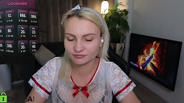 Cameronlovely  online show from October 23, 9:41 am