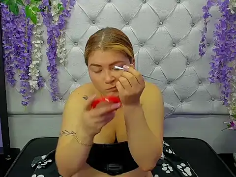 JuliettaRousse69 online show from September 18, 1:03 pm