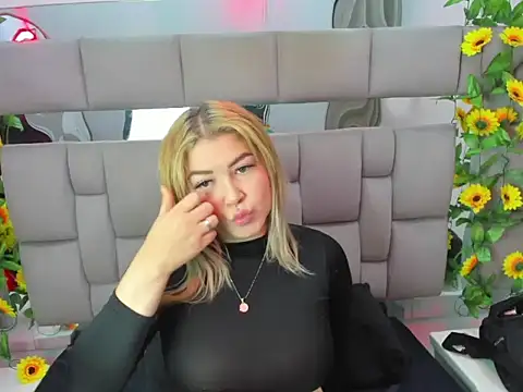 JuliettaRousse69 online show from April 13, 7:29 pm