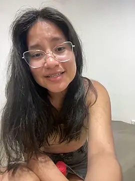 Snapshot of johanageminis chatting on November 5, 12:58 am johanageminis online show from November 5, 12:58 am