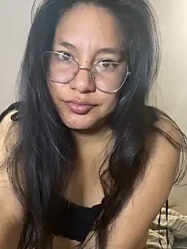 Snapshot of johanageminis chatting on December 4, 2:21 am johanageminis online show from December 4, 2:21 am