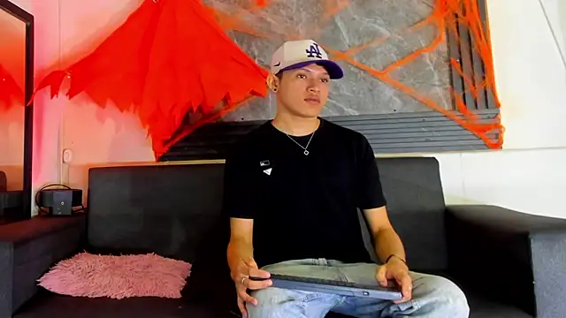 jeremytonner online show from October 28, 4:02 am