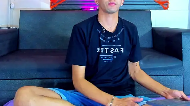 jeremytonner online show from October 26, 4:02 am