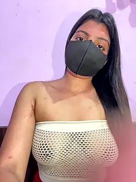 Snapshot of _01ruhi chatting on October 28, 6:29 pm 01ruhi online show from October 28, 6:29 pm