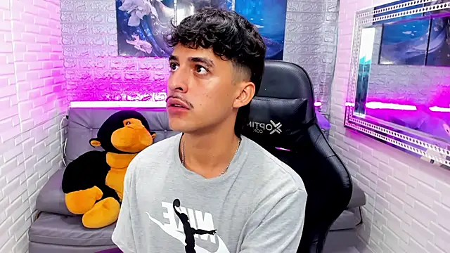 Snapshot of Alan_Del_Reyx chatting on January 15, 4:49 am Alan Del Reyx online show from January 15, 4:49 am