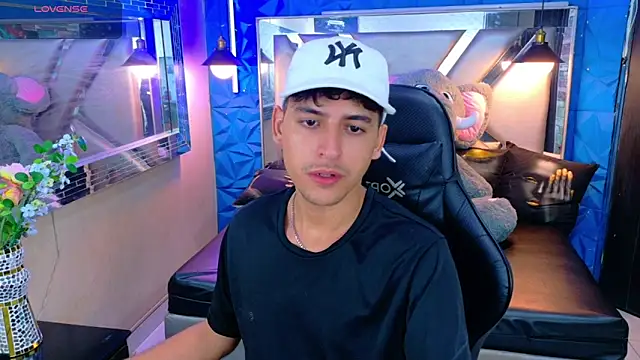 Snapshot of Alan_Del_Reyx chatting on September 11, 7:30 am Alan Del Reyx online show from September 11, 7:30 am