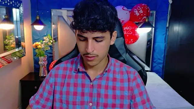 Snapshot of Alan_Del_Reyx chatting on February 14, 9:59 pm Alan Del Reyx online show from February 14, 9:59 pm