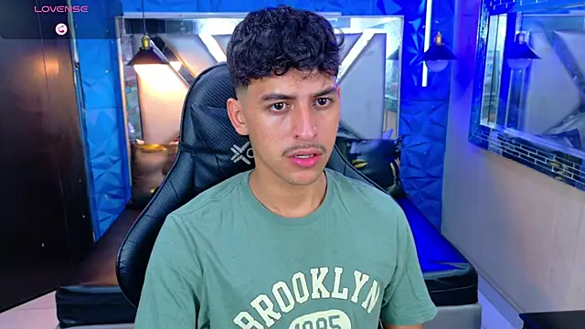 Snapshot of Alan_Del_Reyx chatting on September 24, 3:24 am Alan Del Reyx online show from September 24, 3:24 am