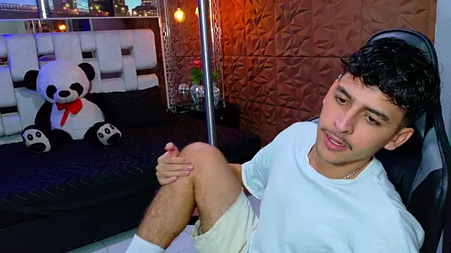 Snapshot of Alan_Del_Reyx chatting on September 30, 5:08 pm Alan Del Reyx online show from September 30, 5:08 pm