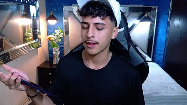 Snapshot of Alan_Del_Reyx chatting on February 24, 1:06 am Alan Del Reyx online show from February 24, 1:06 am