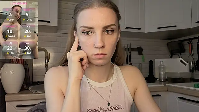 Snapshot of Edena_ chatting on June 12, 1:20 pm Edena online show from June 12, 1:20 pm