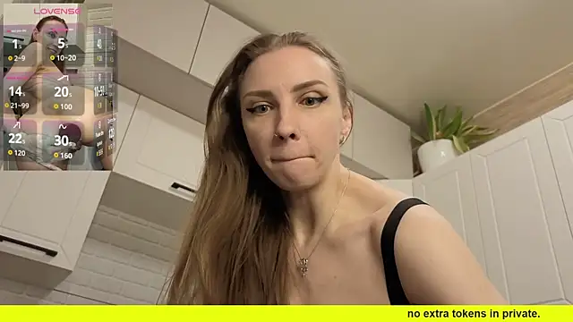 Edena  online show from April 5, 8:04 pm